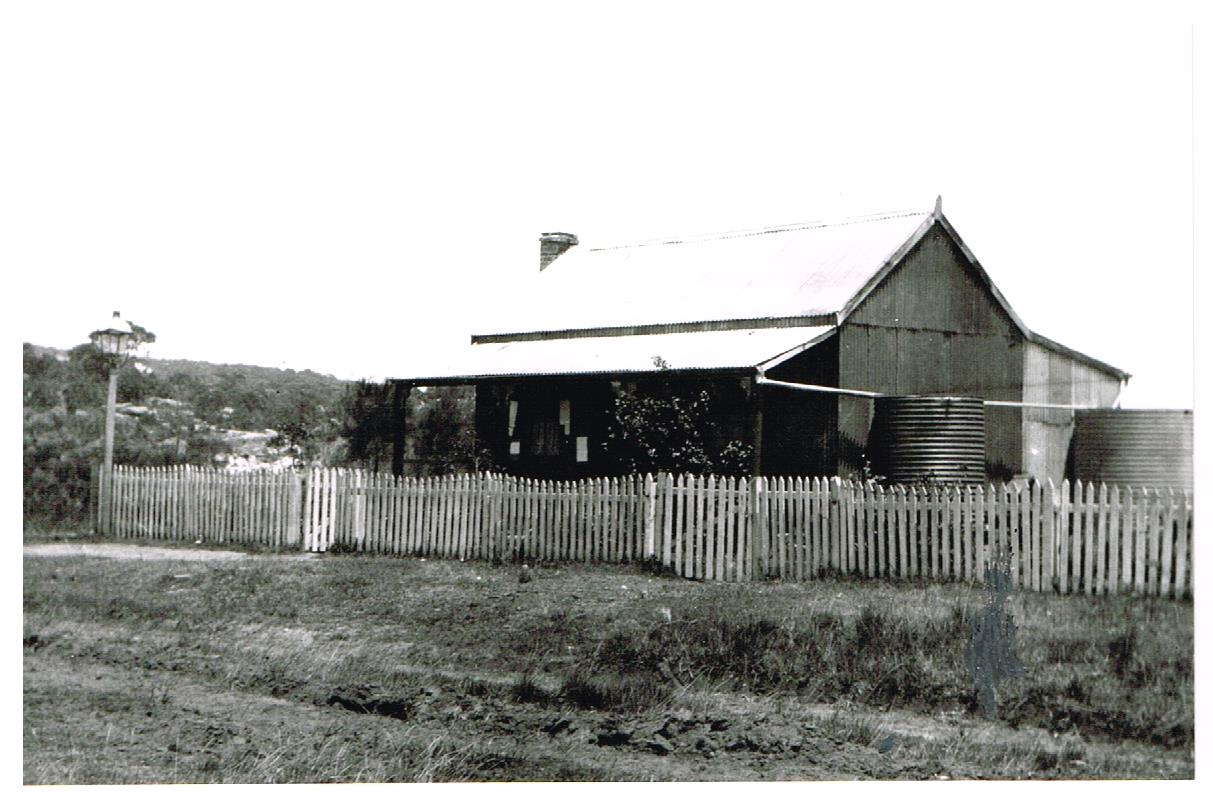 Manly Golf Club 1903-1906 Ross's Cottage used as clubhouse by Manly Golfers